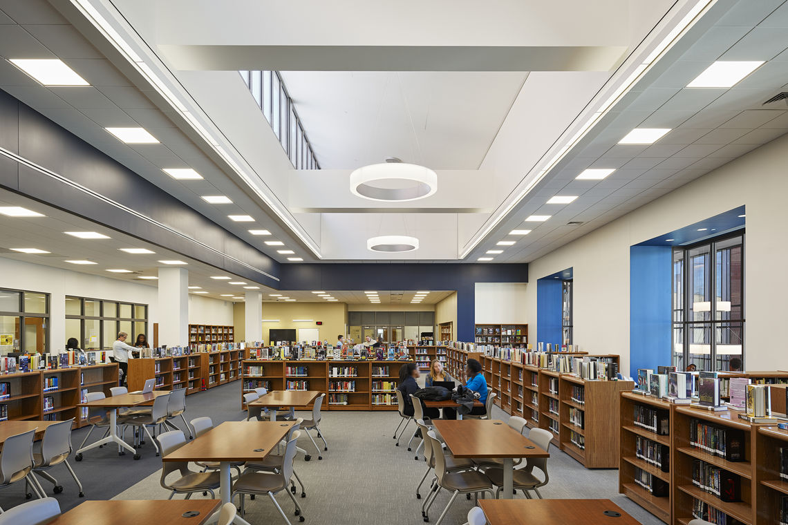 Media Center: Located on the second floor, the center supports academia with dedicated teaching spaces, opportunities for research-based learning, and reading nooks overlooking the courtyard.