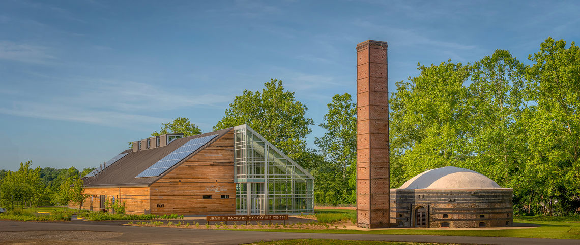 Driven by the contrast between, and union of, two halves, the architectural expression of the Jean R. Packard Occoquan Center is articulated through the use of different structural systems and materials. Similar patterning between the halves ties them together to create a cohesive structure and references the historic structures on site.